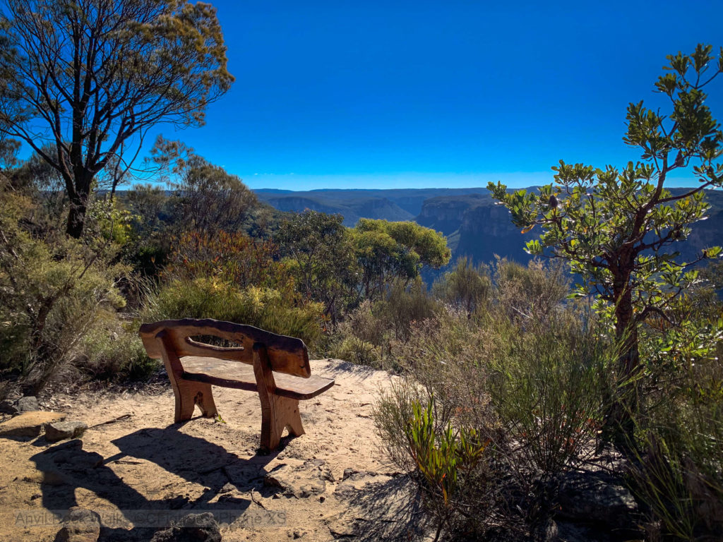 A bench overlooking the Gross Valley on the walk to Anvil Rock