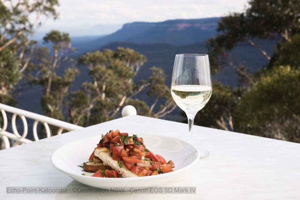 Food and wine with breathtaking views over the Jamison Valley at The Lookout restaurant at Echo Point, Katoomba.